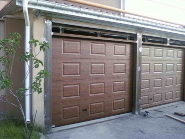 Подъемно поворотные ворота с электро приводом